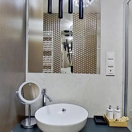 Luxory 151 * فروتسواف
